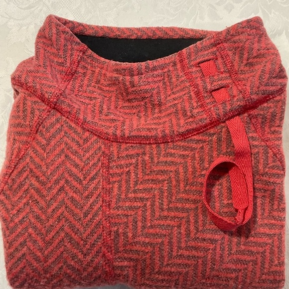 PrAna Orange Herringbone Asymmetrical Back Yoga Long Sleeve Shirt Size Small - Picture 4 of 11